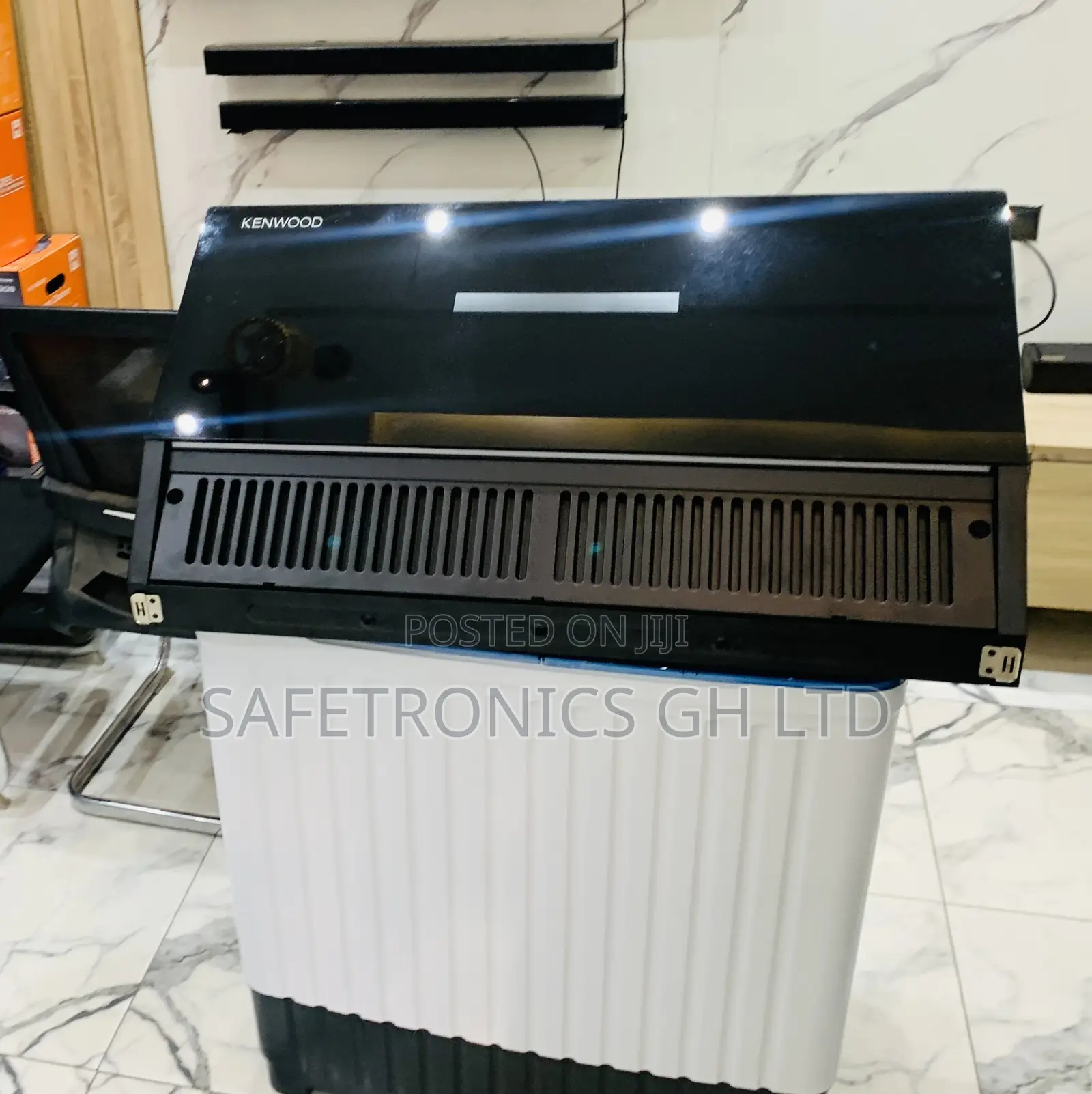 Super Great Kenwood in-Built 60xm Heat Extractor