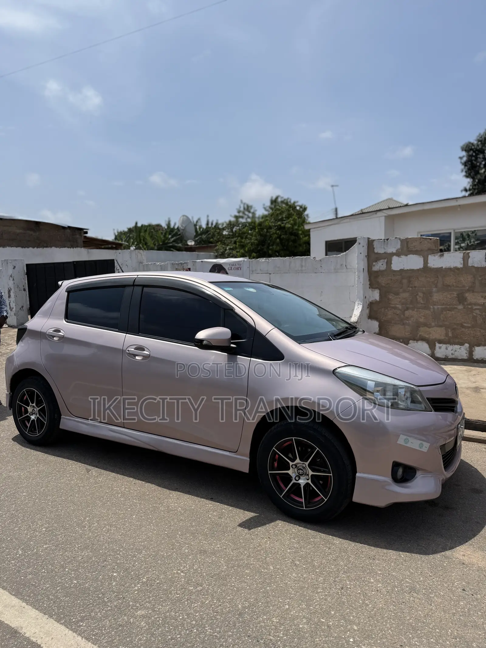 Toyota Vitz 1.3 AWD 5dr 2013