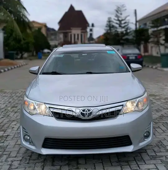 Toyota Camry 2014 Silver