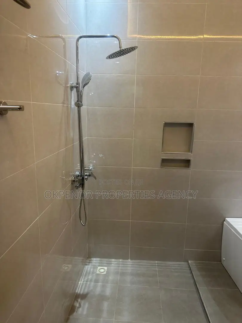 3bdrm House in Tema Com25 for rent