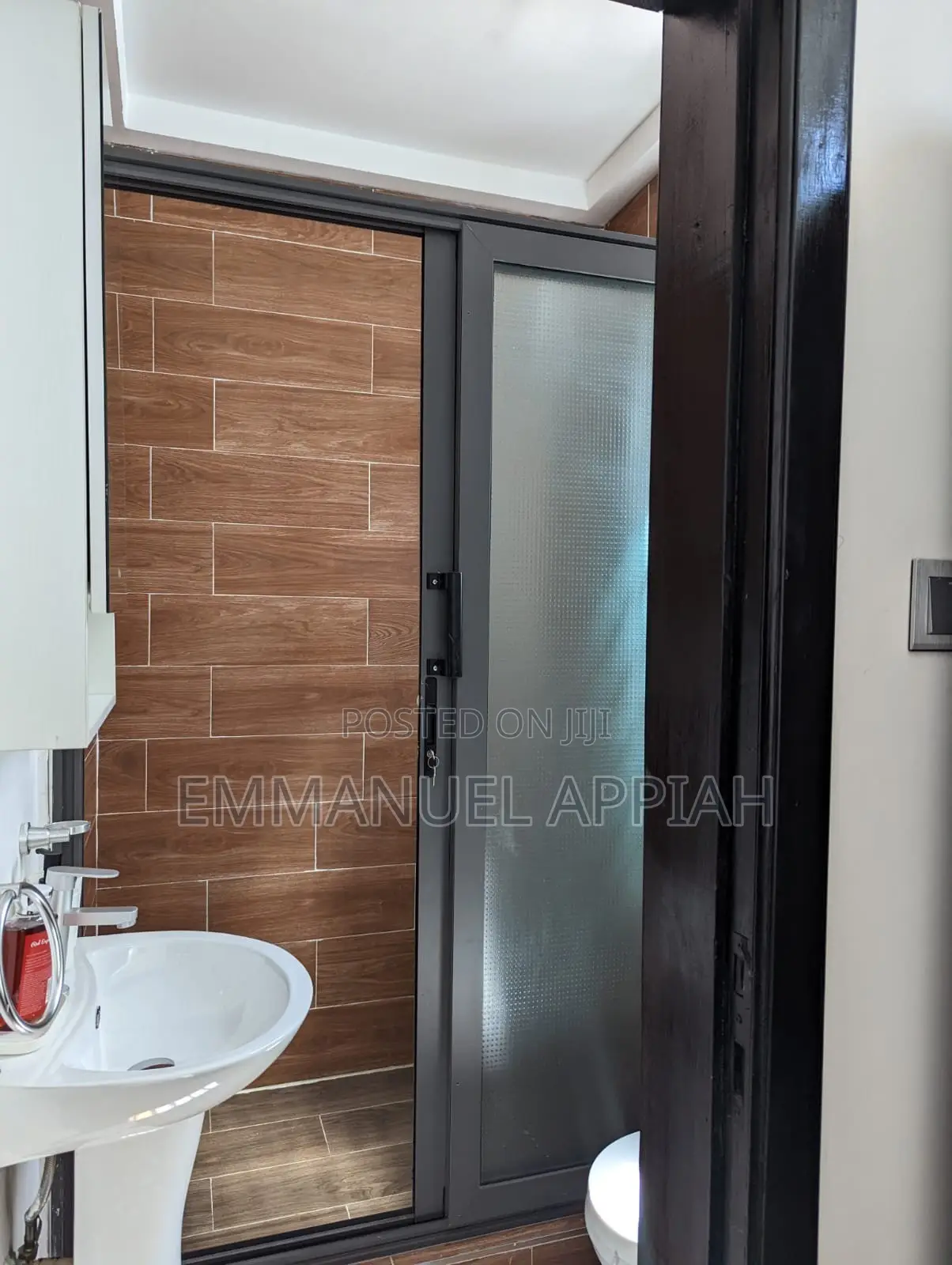 3bdrm Duplex in School Junction, Accra Metropolitan for rent