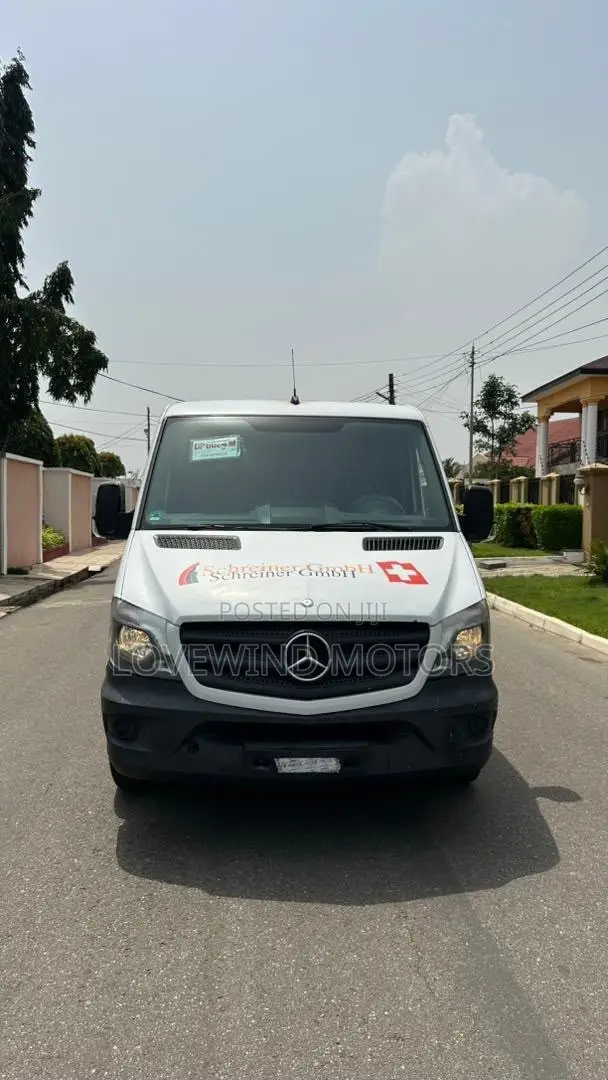 Mercedes-Benz Sprinter 2012 White