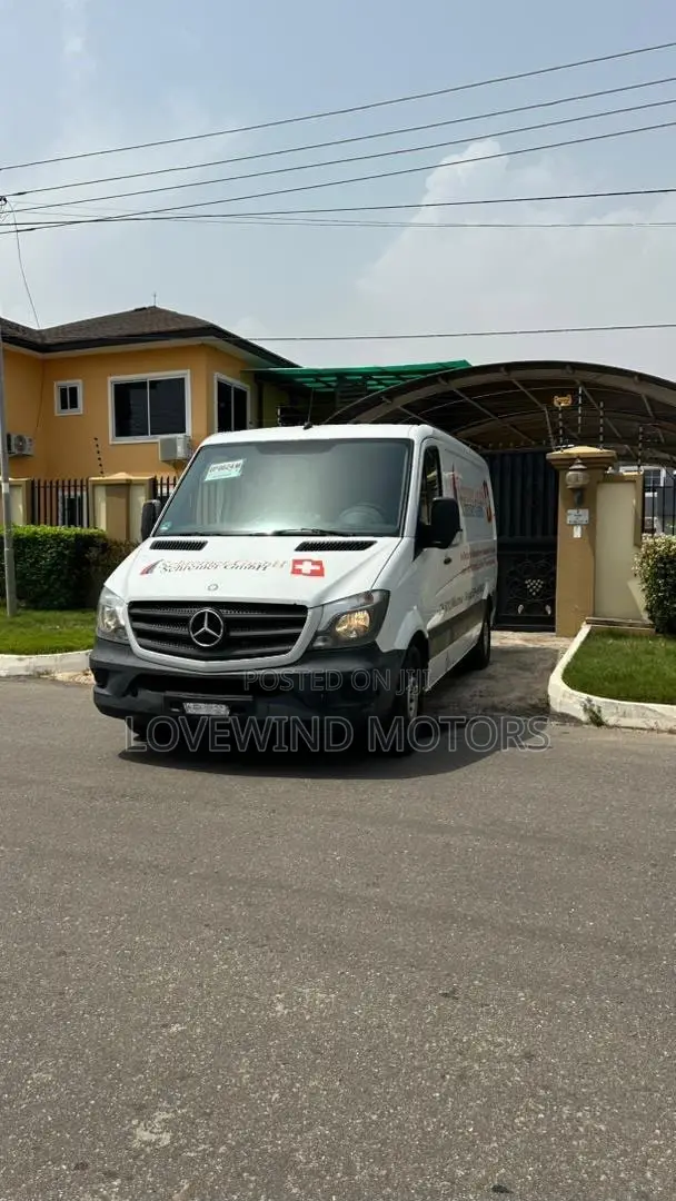 Mercedes-Benz Sprinter 2012 White