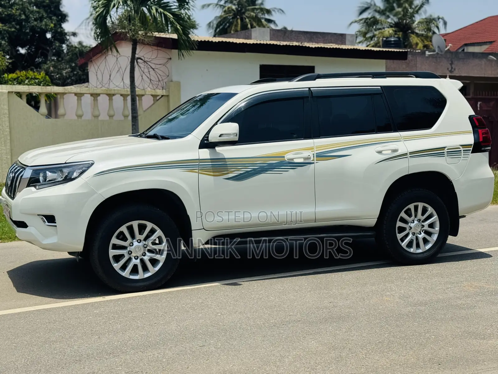 Toyota Land Cruiser Prado 2.7 2019 White