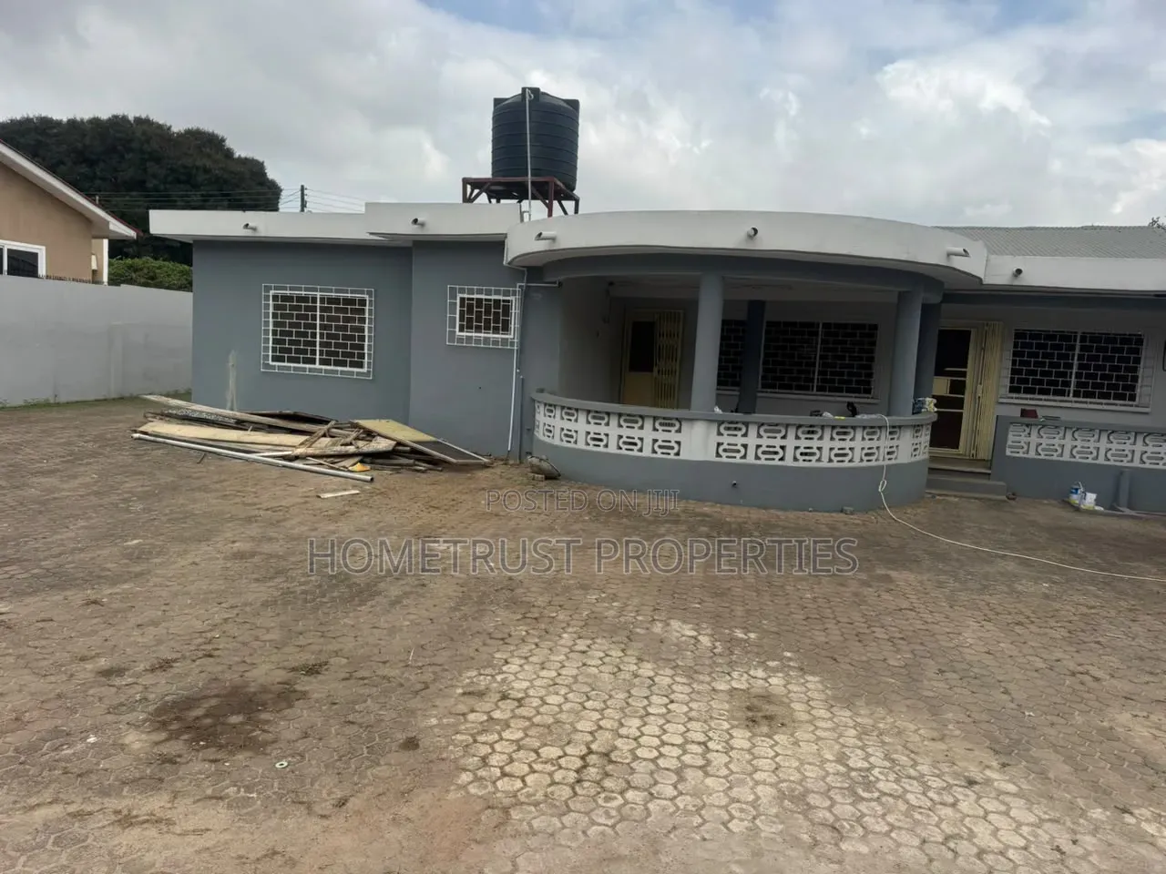 5bdrm House in Achimota Cfc, Mile 7 for rent