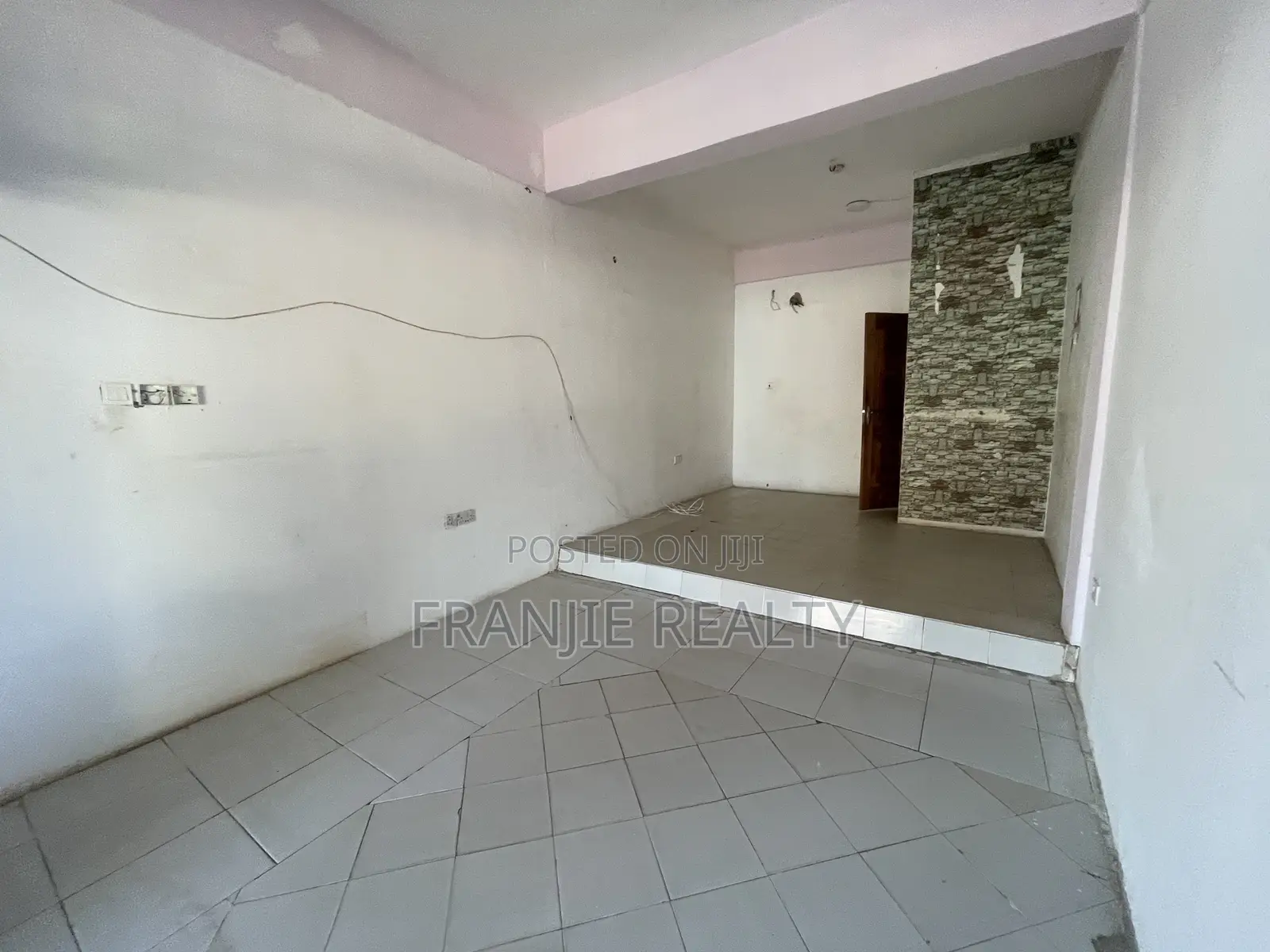Shop for Rent at New Bortianor