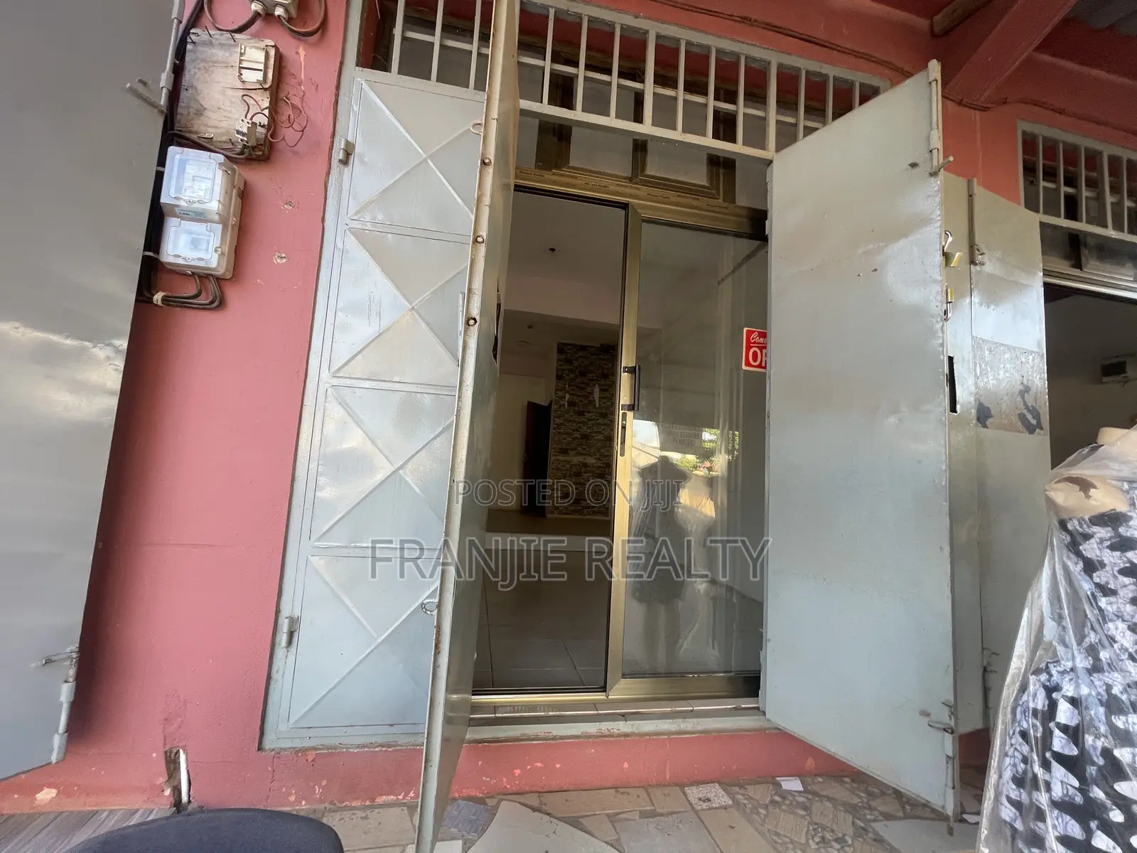 Shop for Rent at New Bortianor