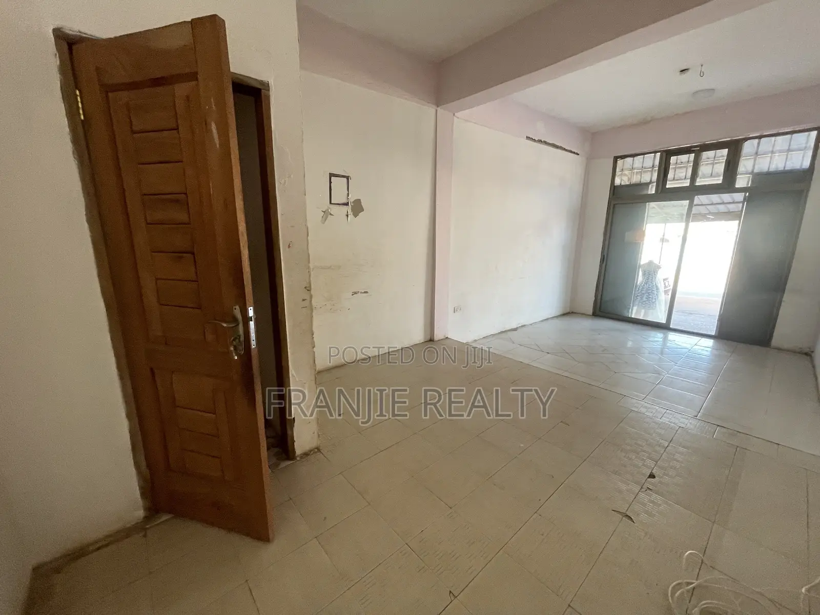 Shop for Rent at New Bortianor
