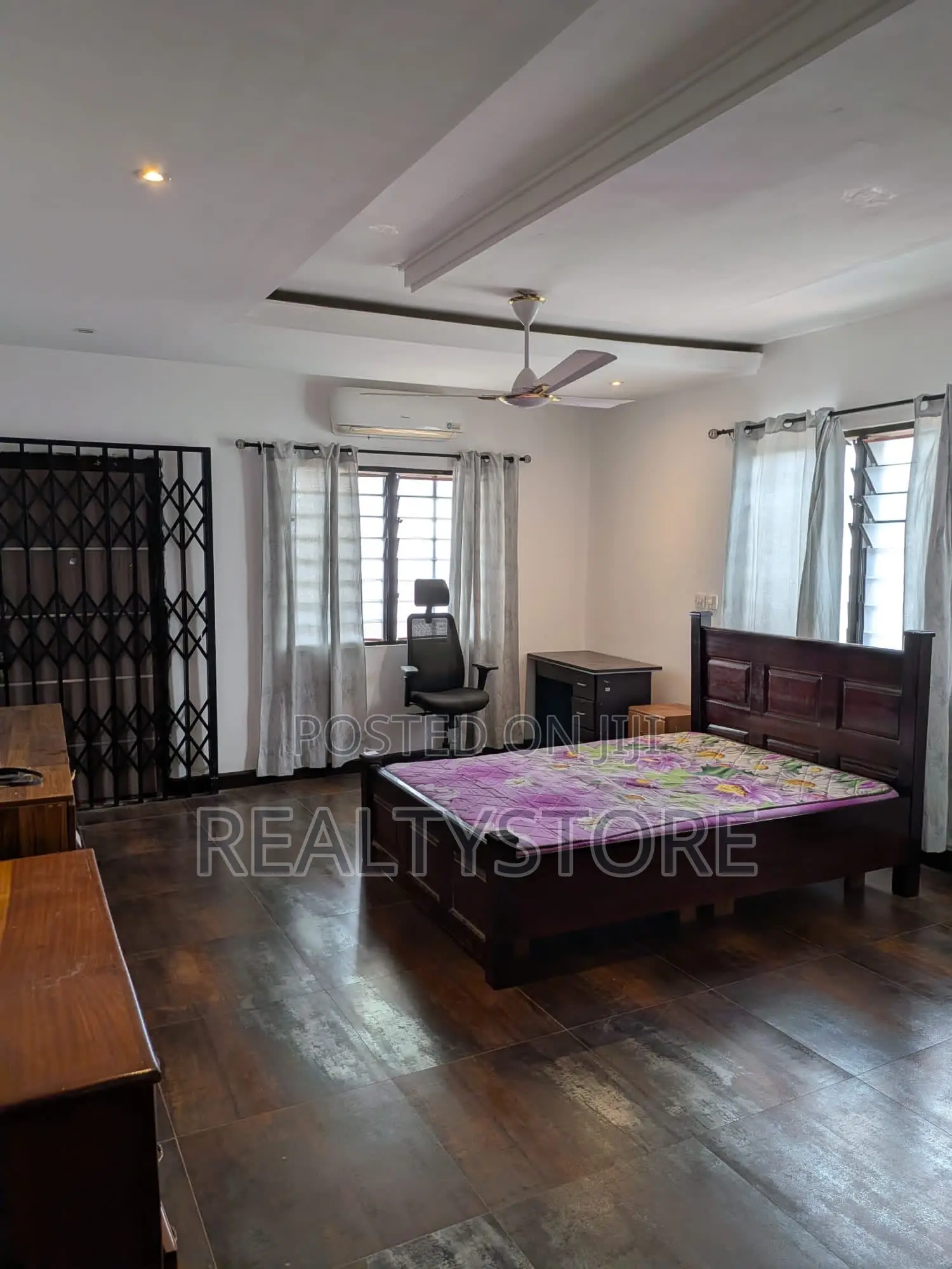 4bdrm House in Abuom Street, Accra Metropolitan for rent