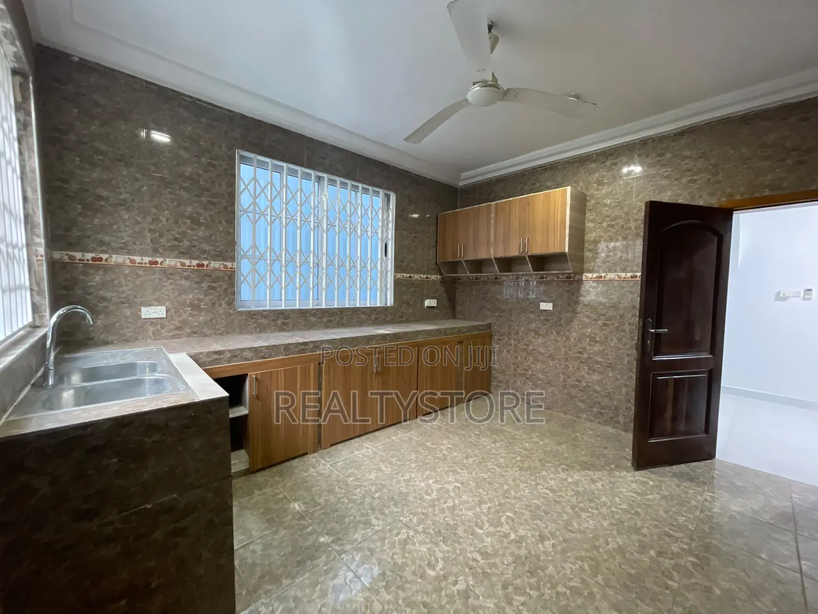 6bdrm Duplex in Cozy Home, Accra Metropolitan for rent