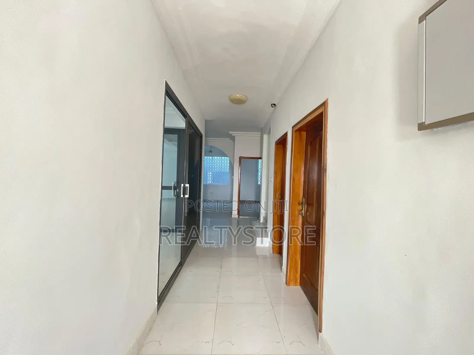 6bdrm Duplex in Cozy Home, Accra Metropolitan for rent