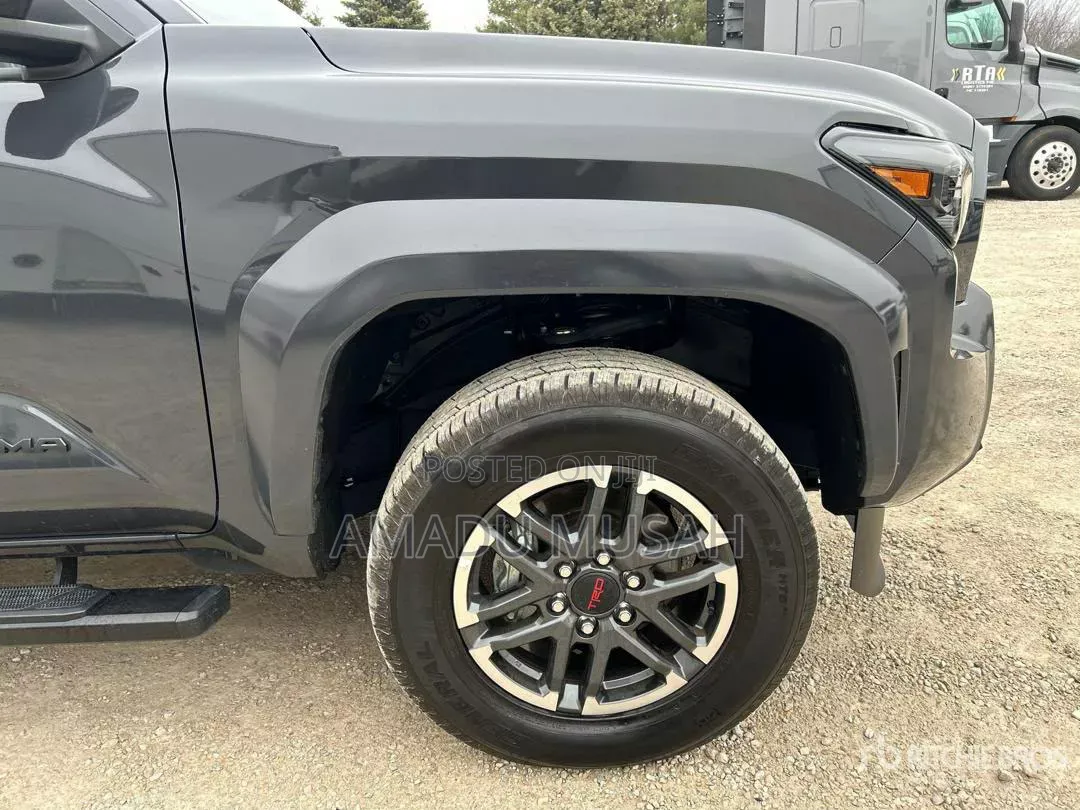 Toyota Tacoma 2025 Gray