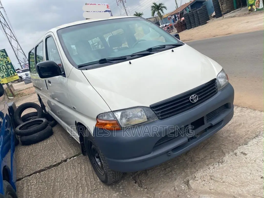 Toyota HiAce 2006 White