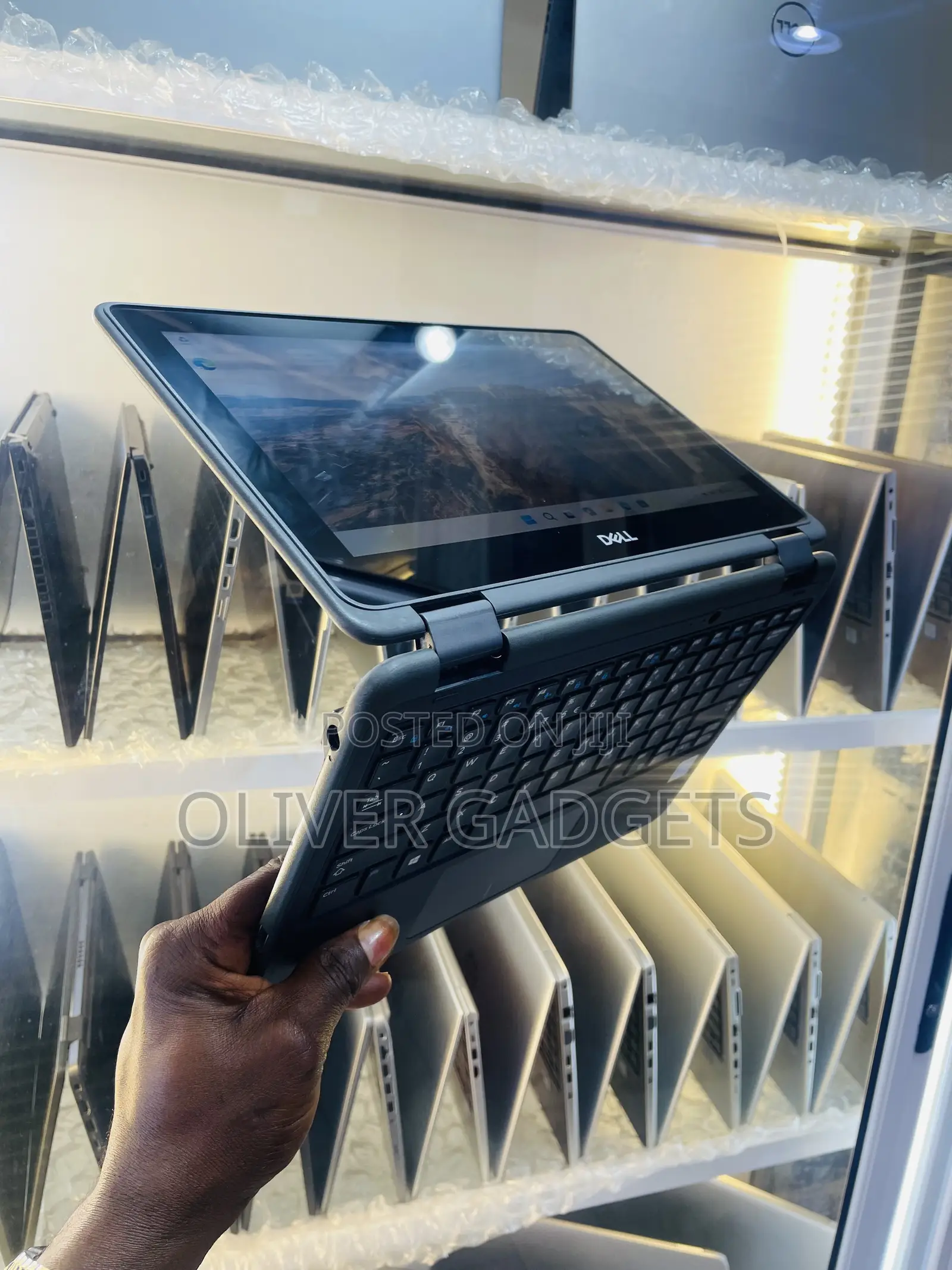 Laptop Dell Latitude 3190 2-in-1 4GB Intel Pentium SSD 128GB