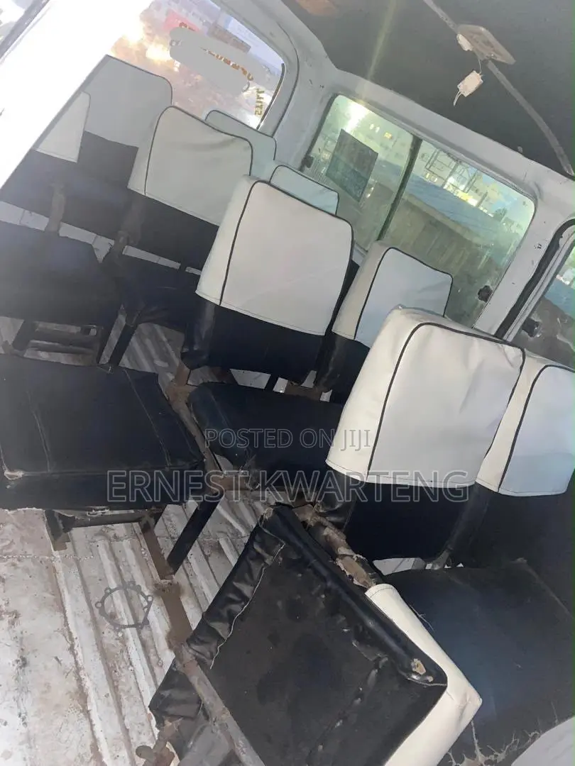 Toyota HiAce 2005 White