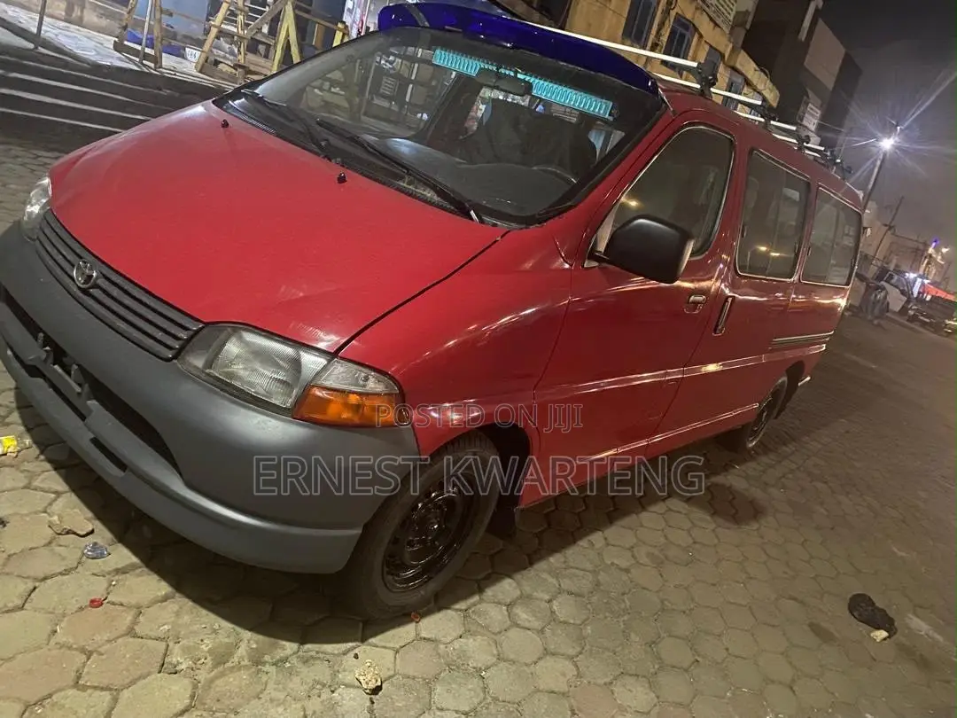 Toyota HiAce 2002 Red