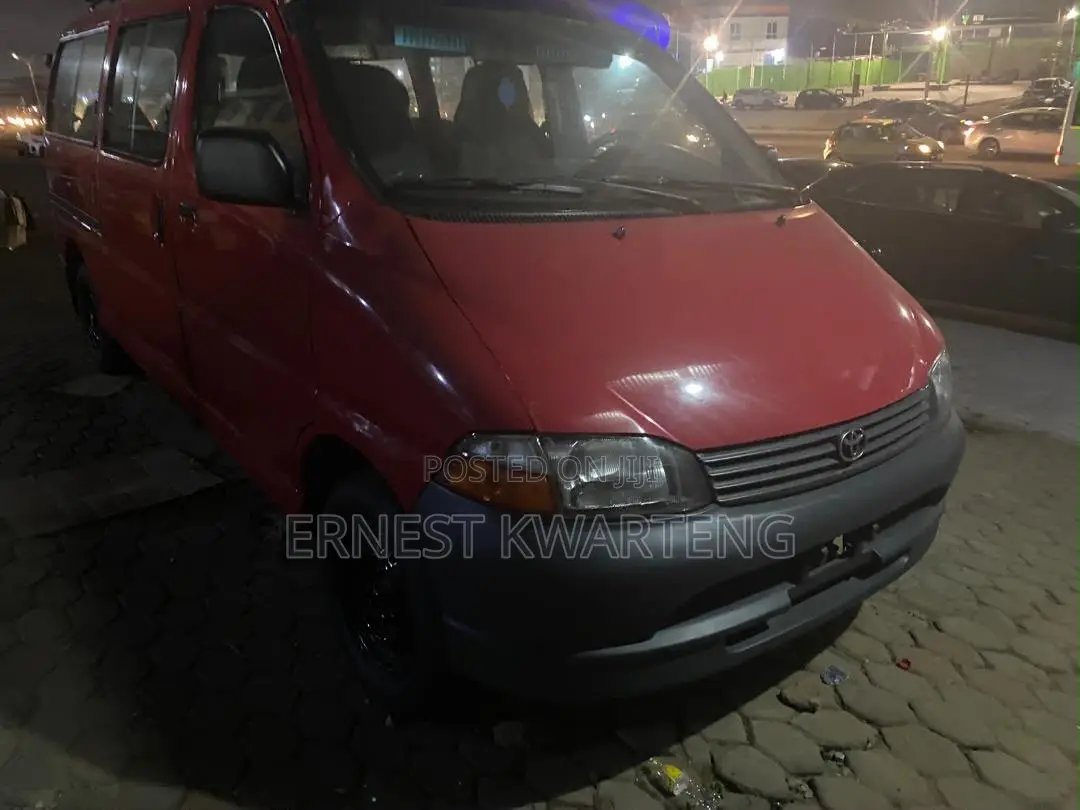 Toyota HiAce 2002 Red