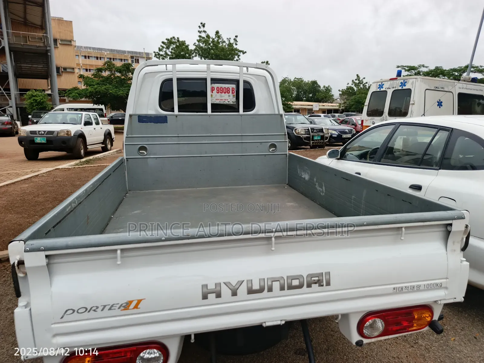 Hyundai Porter || 2010 White