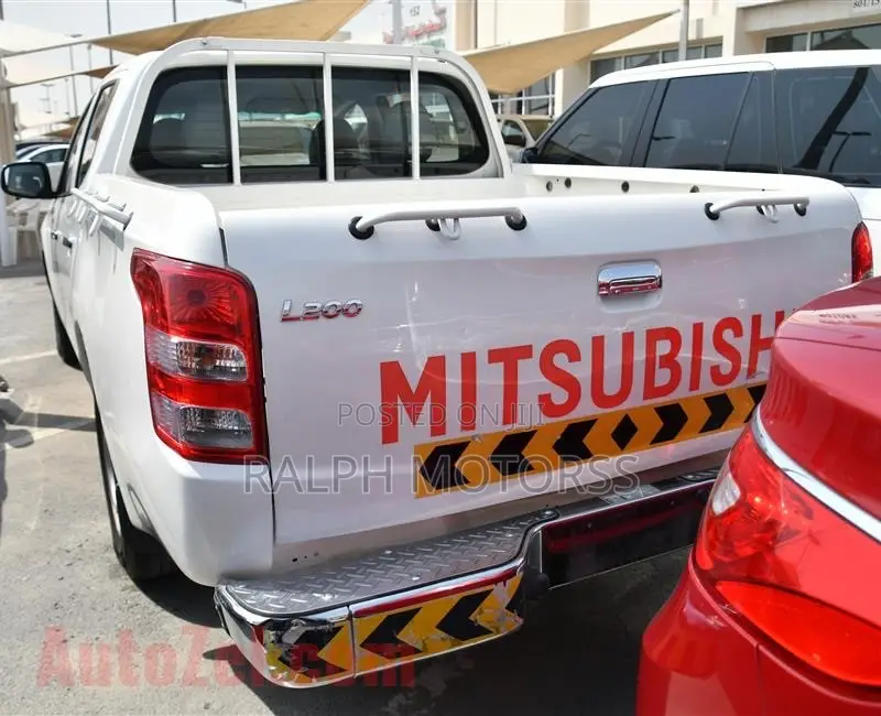 Mitsubishi L200 2016-2018 Taillights Pair