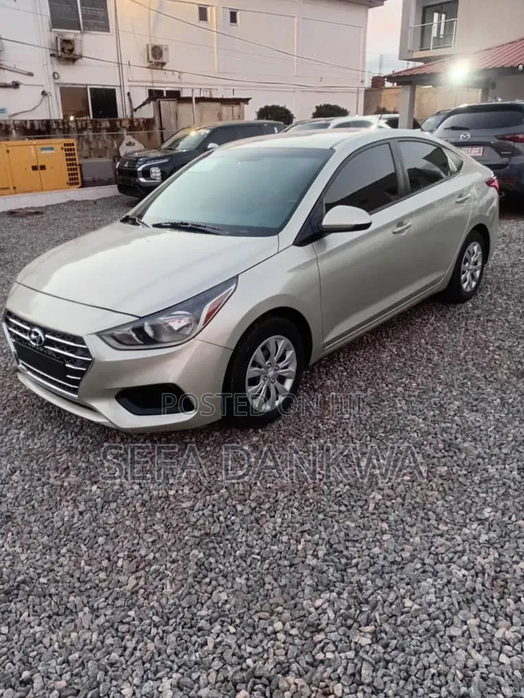 Hyundai Accent 2018 Silver