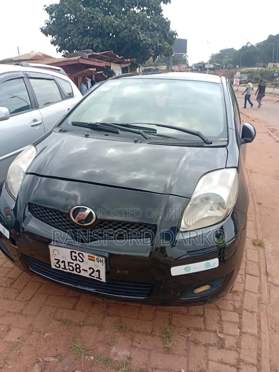 Toyota Vitz 2010 Black