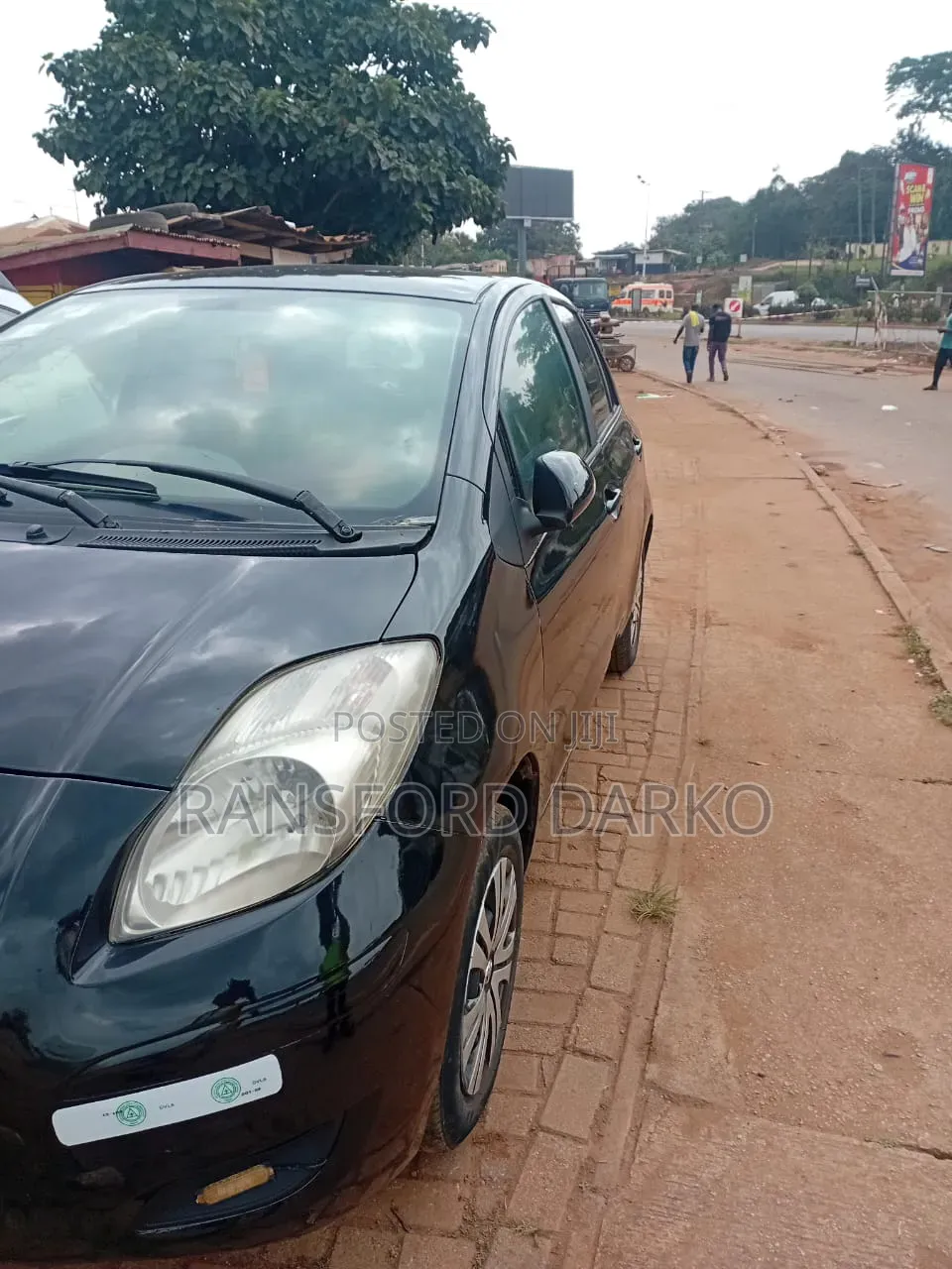 Toyota Vitz 2010 Black
