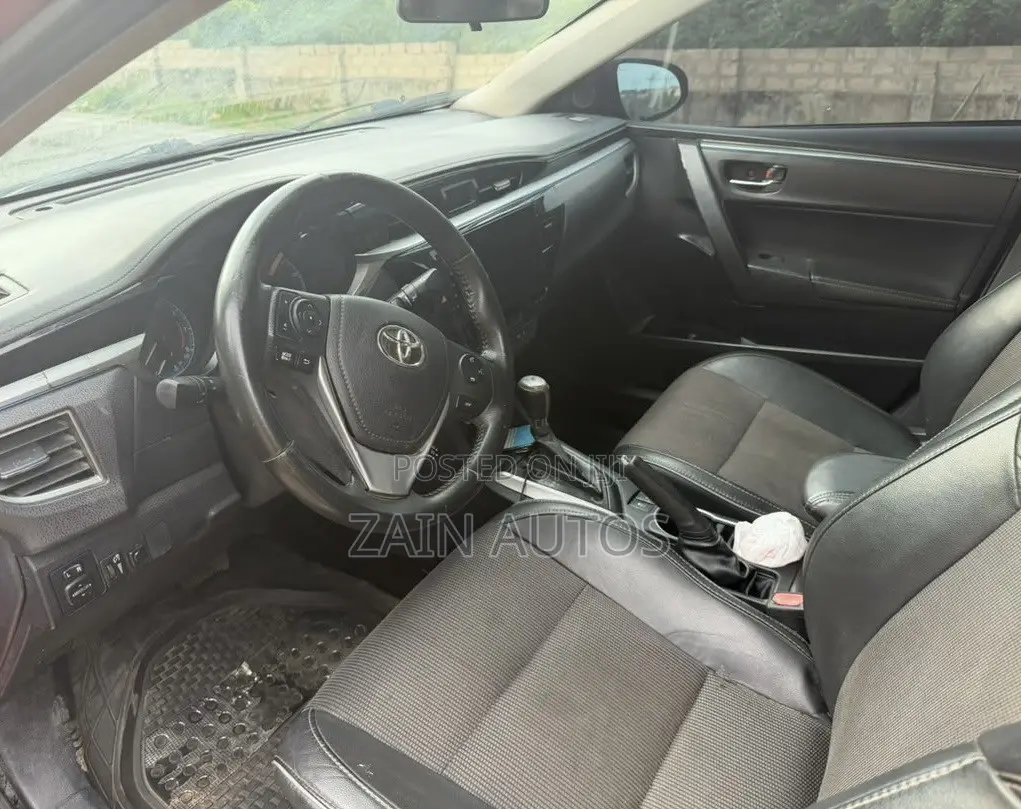 Toyota Corolla 2015 Red