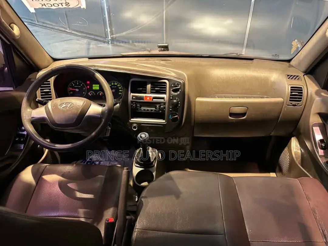 Hyundai Porter || 2010 White