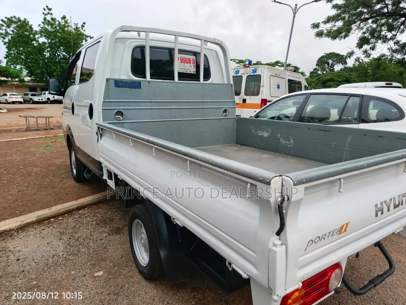 Hyundai Porter || 2010 White