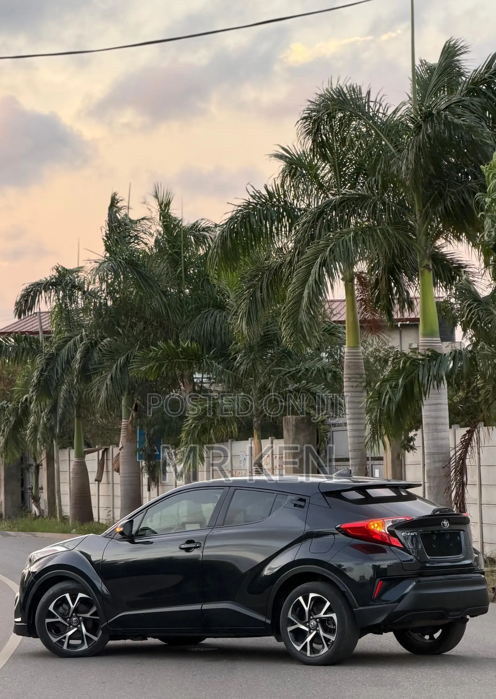 Toyota C-HR XLE FWD 2019 Black