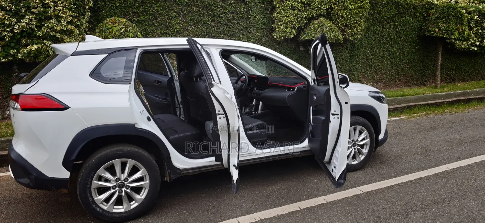 Toyota Corolla Cross LE AWD 2023 White
