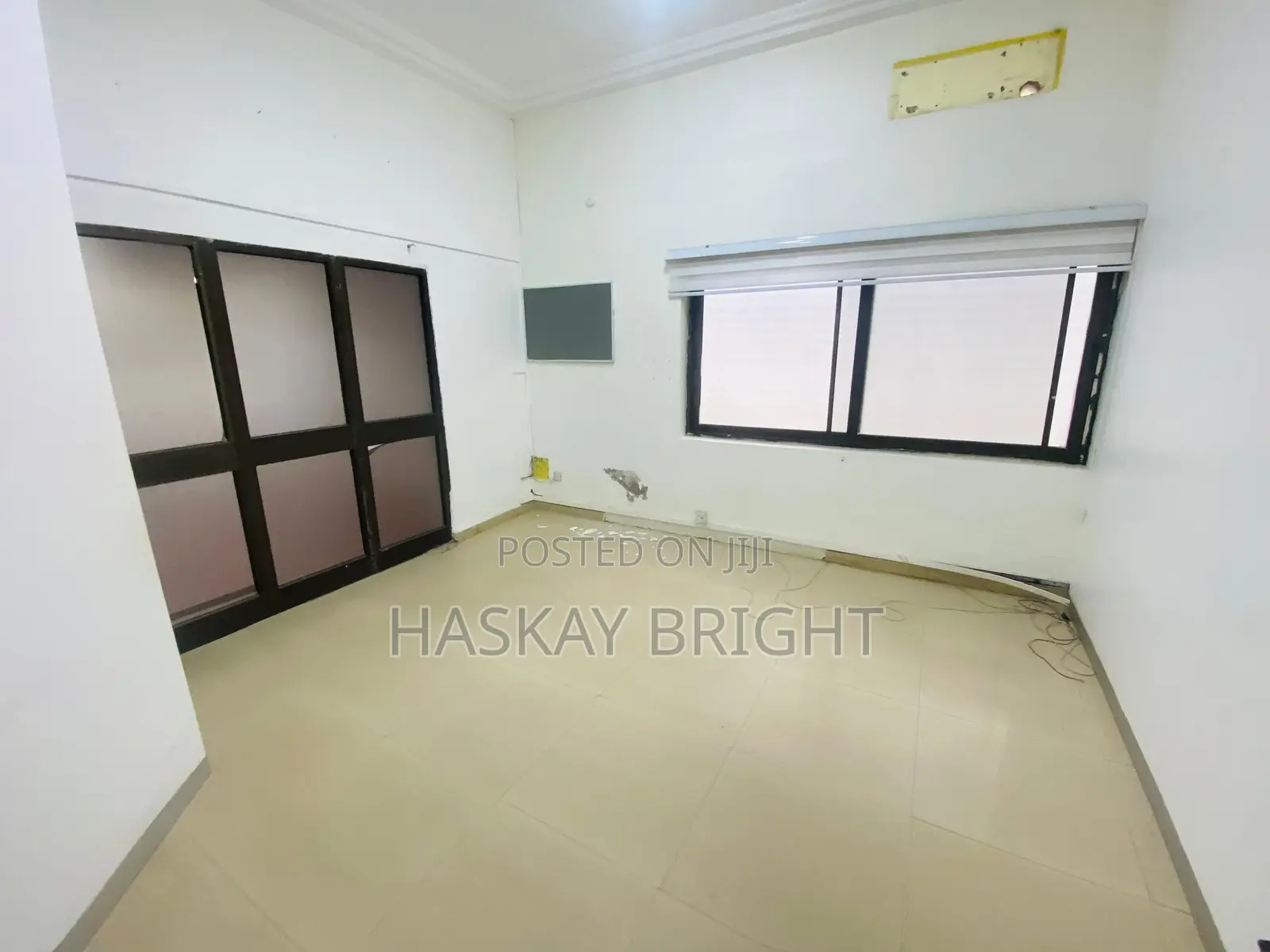 11bdrm House in Dzorwulu for rent