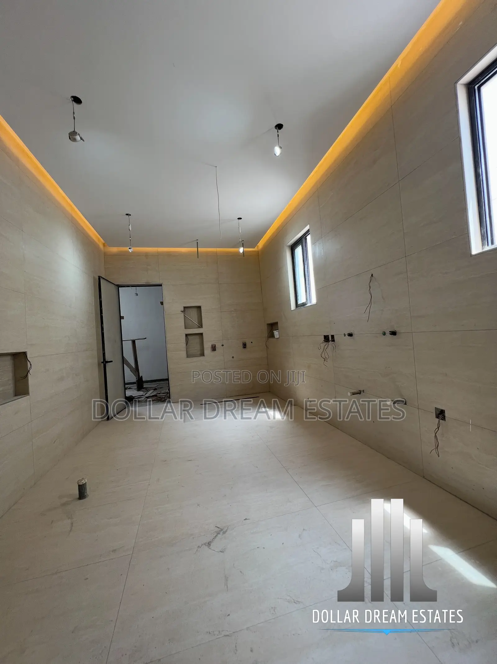 5bdrm House in Achimota for sale