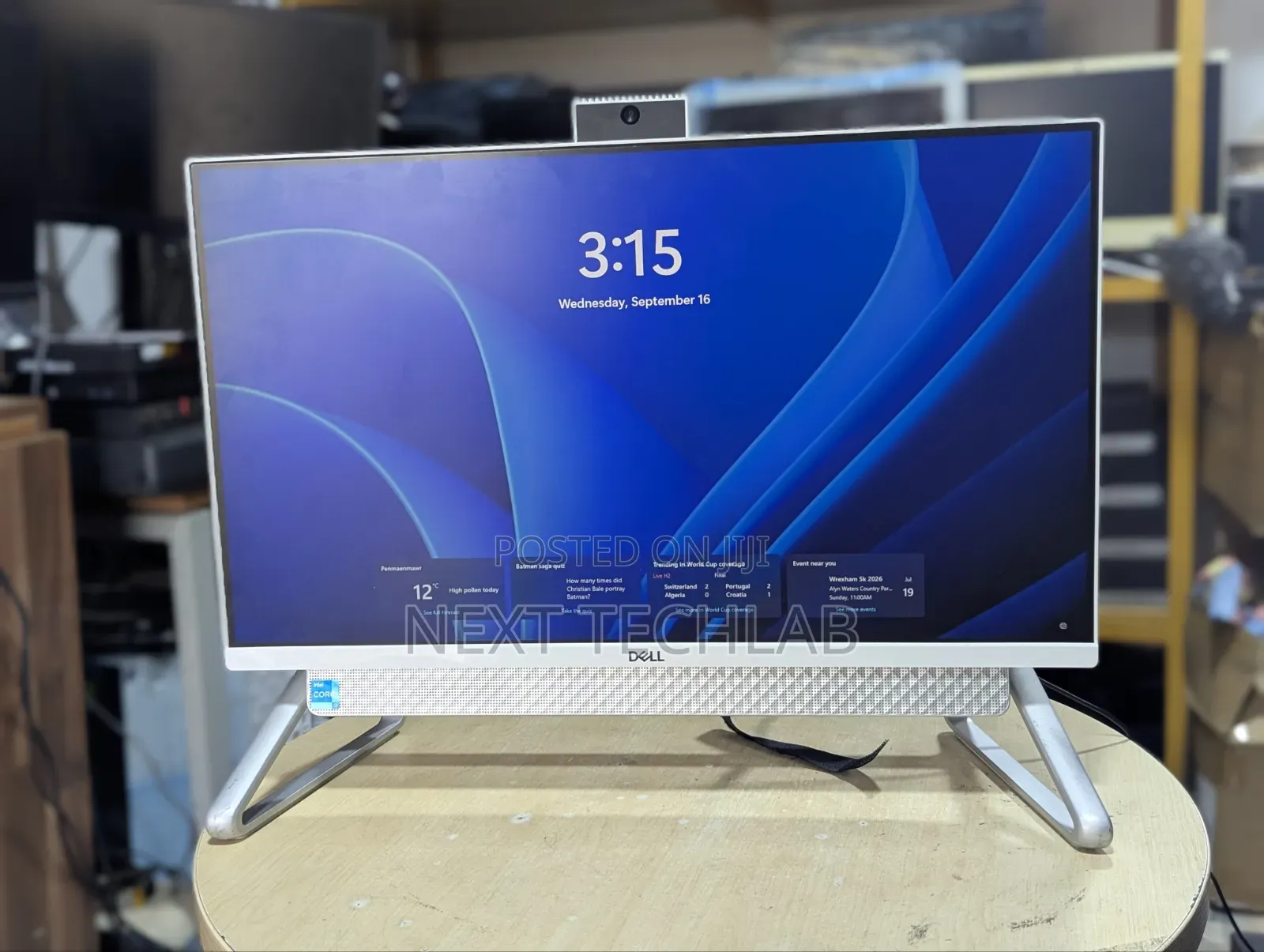 Desktop Computer Dell Inspiron 24 5000 8GB Intel Core i3 SSD 256GB