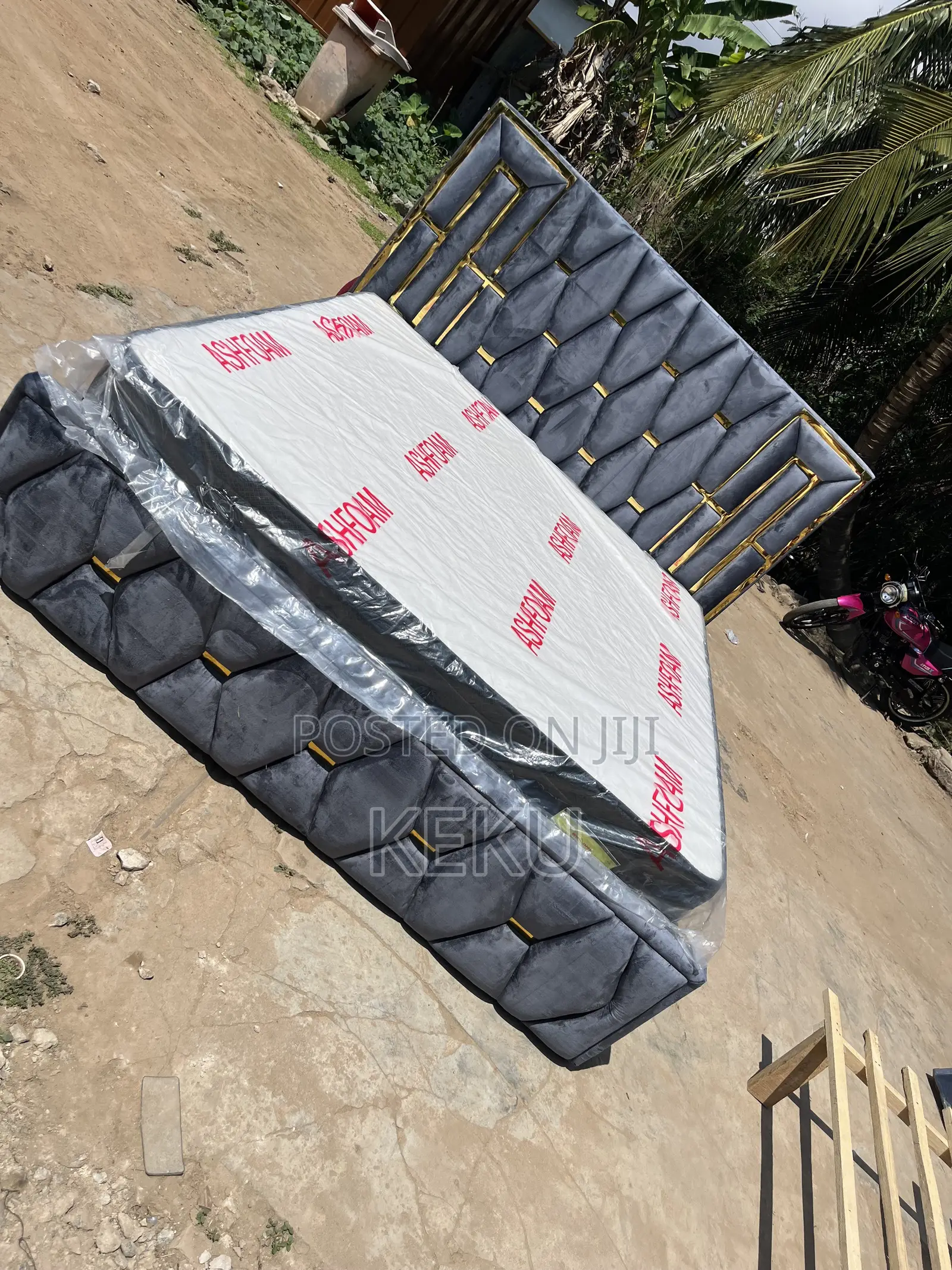 Efo Frank Bed Frame 