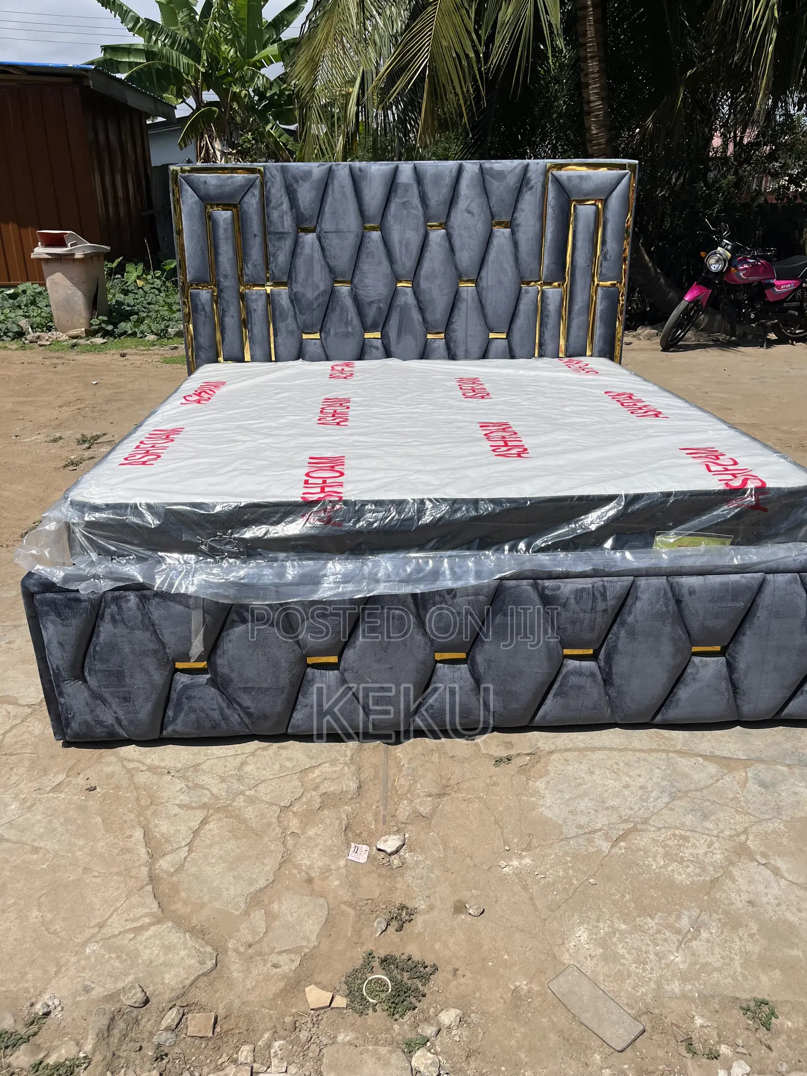 Efo Frank Bed Frame 