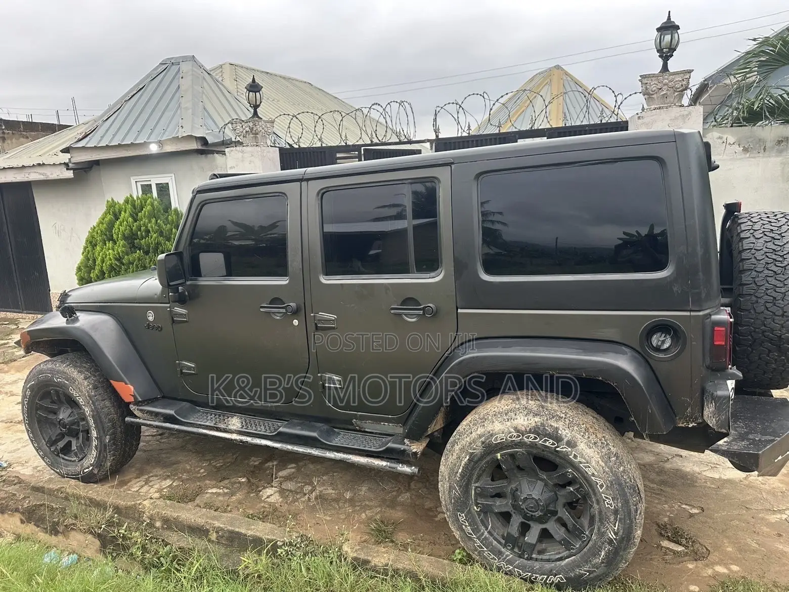 Jeep Wrangler Unlimited Sahara 2011 Green