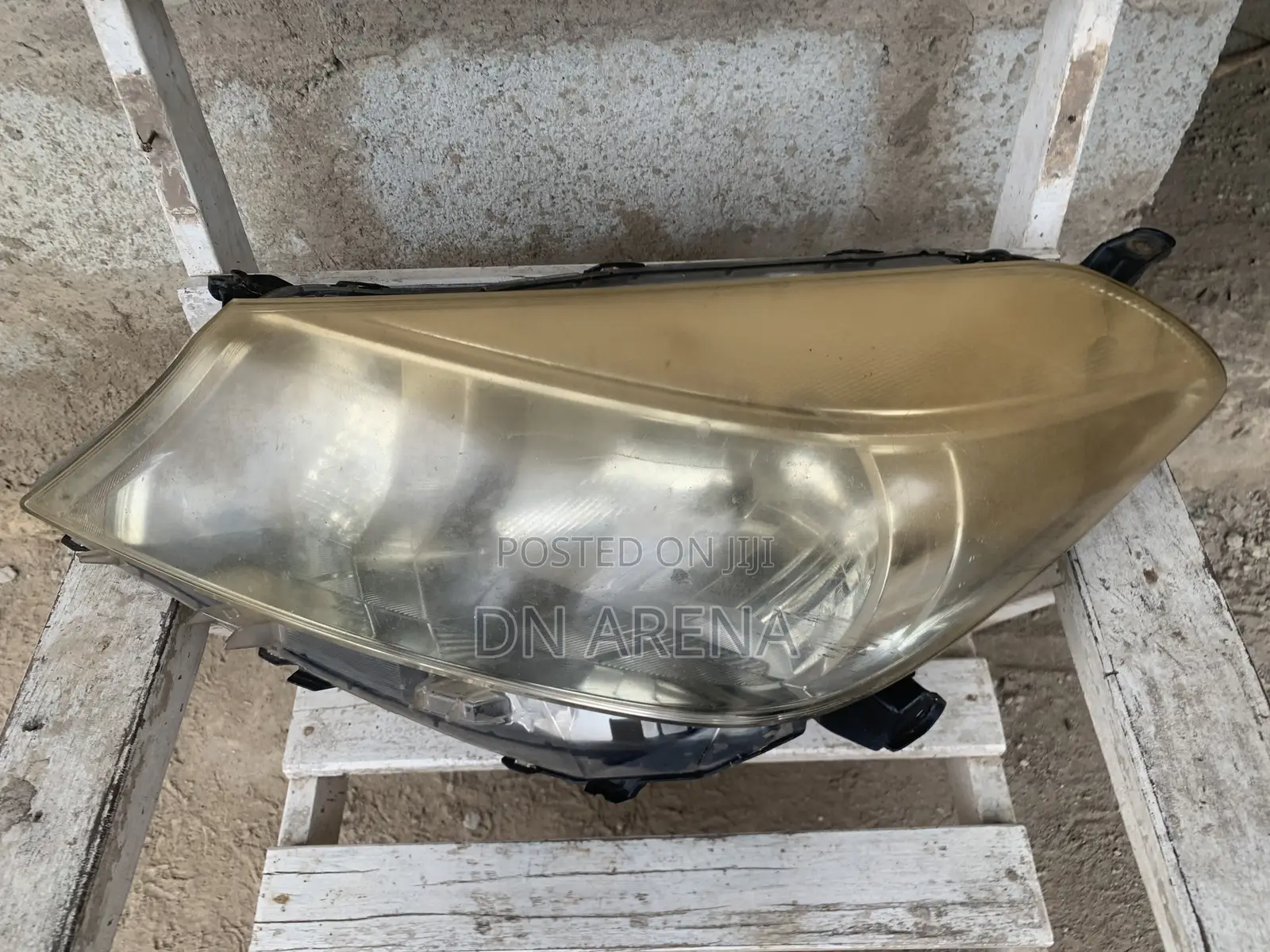 Original 2012 Toyota Vitz HeadLights (Right )