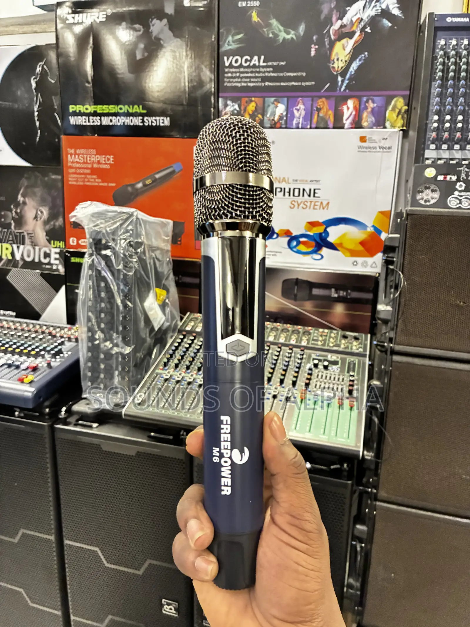 Free Power Wireless Microphone