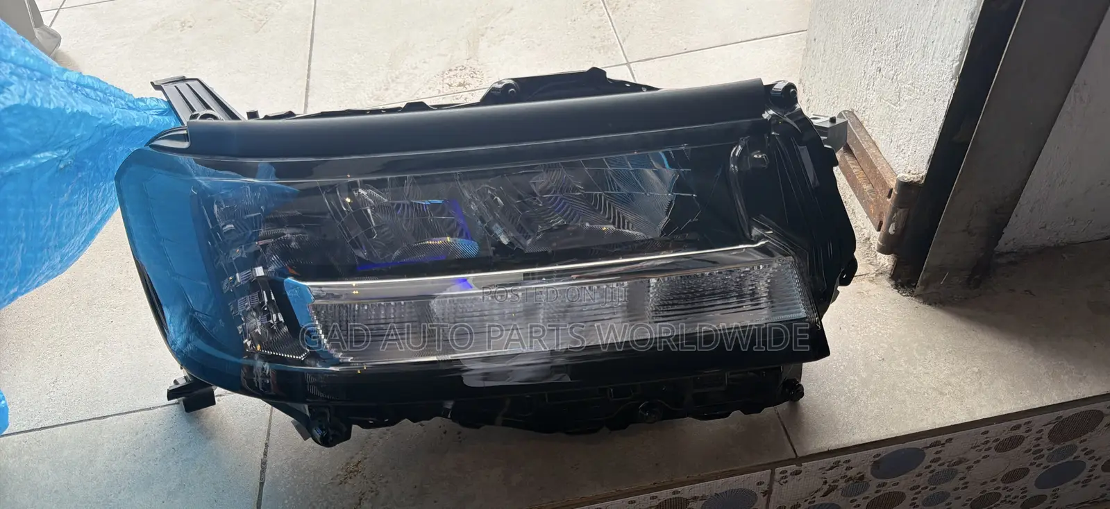 Toyota Lan Cruiser V8 Touring Headlights 2022-2026