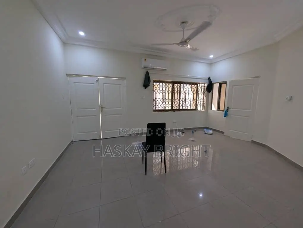 2bdrm Apartment in Achimota Cfc Estate for rent