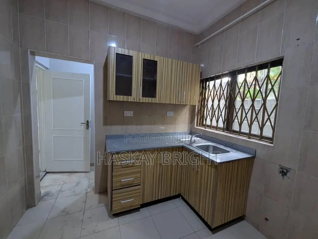 2bdrm Apartment in Achimota Cfc Estate for rent