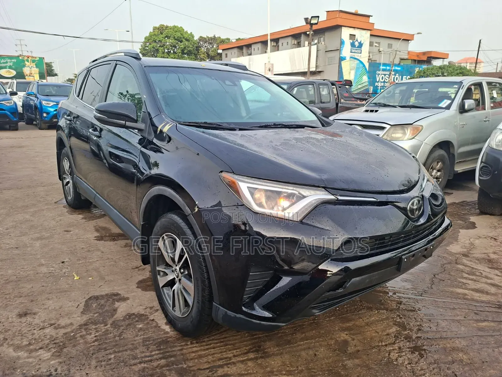 Toyota RAV4 LE FWD (2.5L 4cyl 6A) 2017 Black