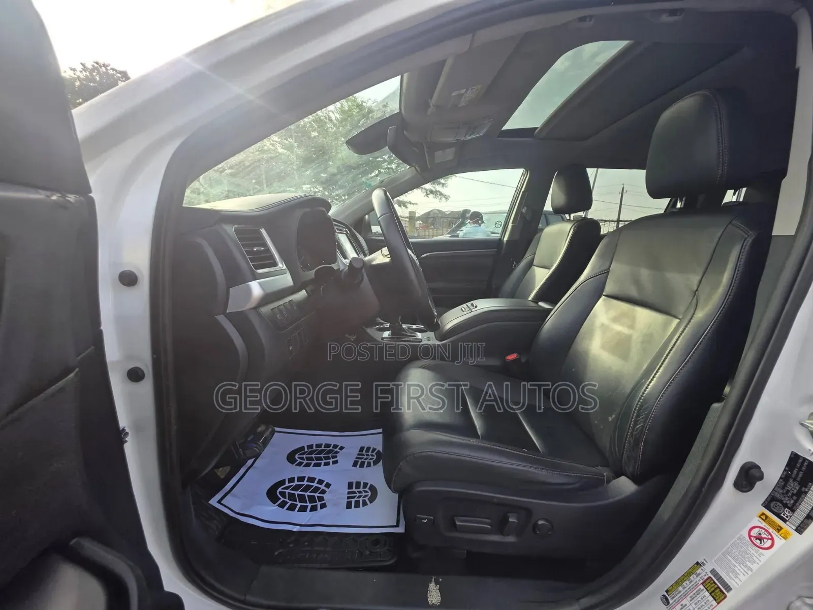 Toyota Highlander XLE 4x4 V6 (3.5L 6cyl 8A) 2018 White
