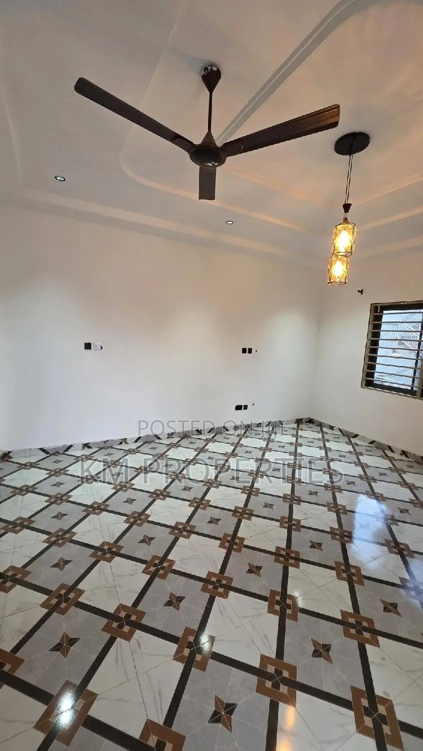 2bdrm Apartment in Mile 7 for rent