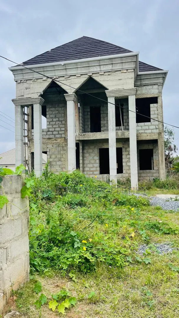 6bdrm Duplex in Ablekuma Manhean for sale