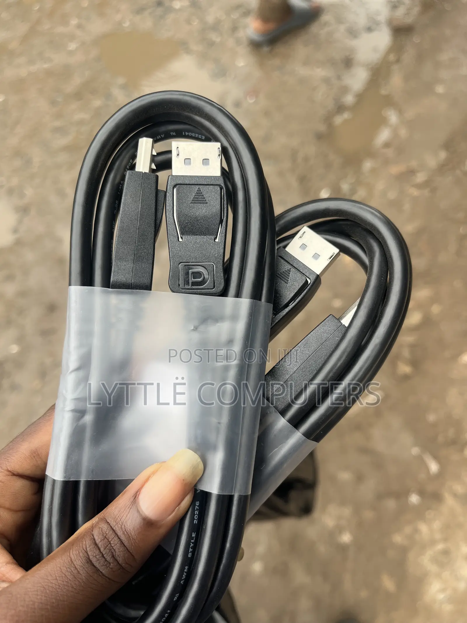 Display to Display Cable