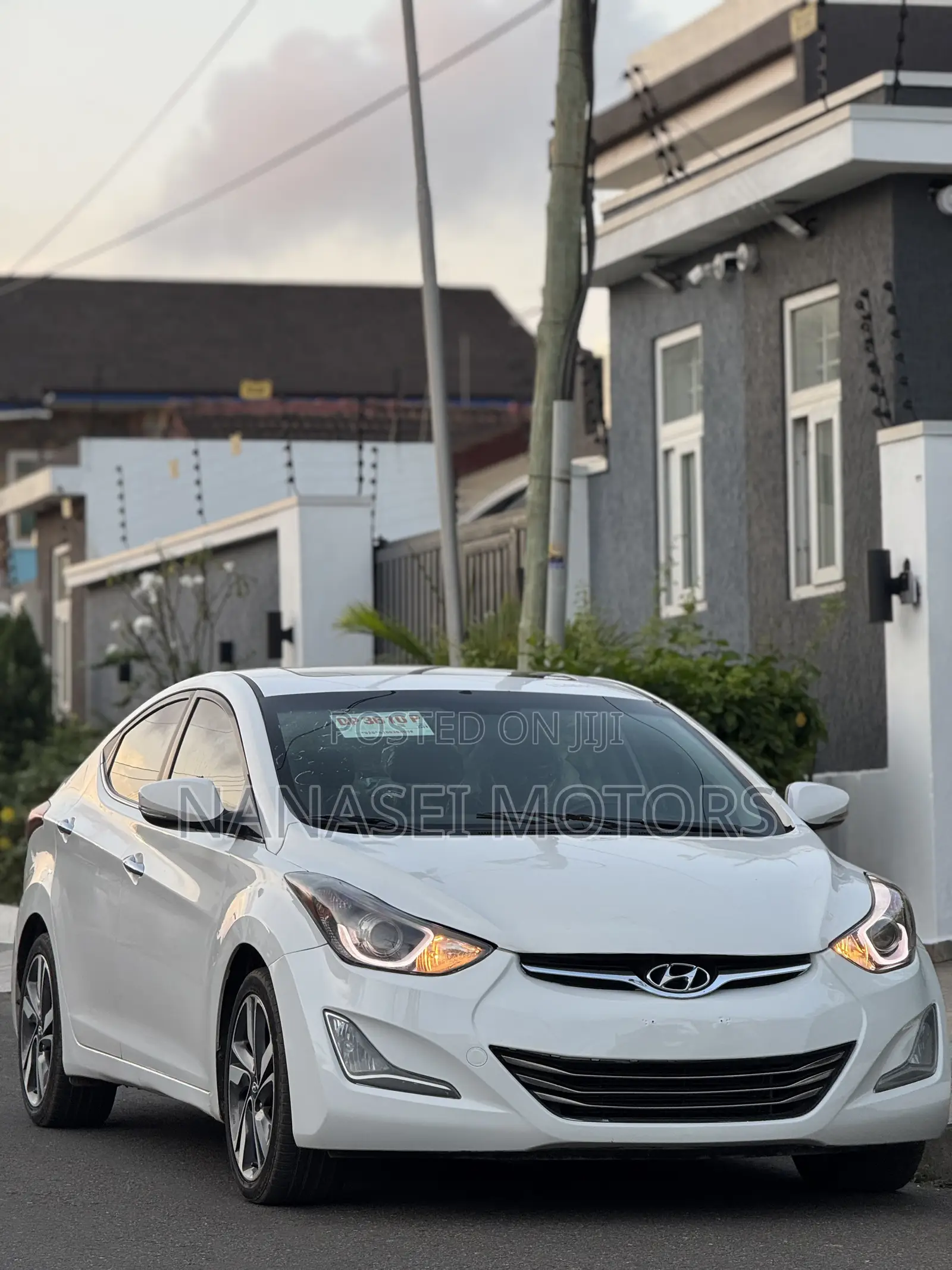 Hyundai Elantra Limited 4dr Sedan (1.8L 4cyl 6A) 2015 White
