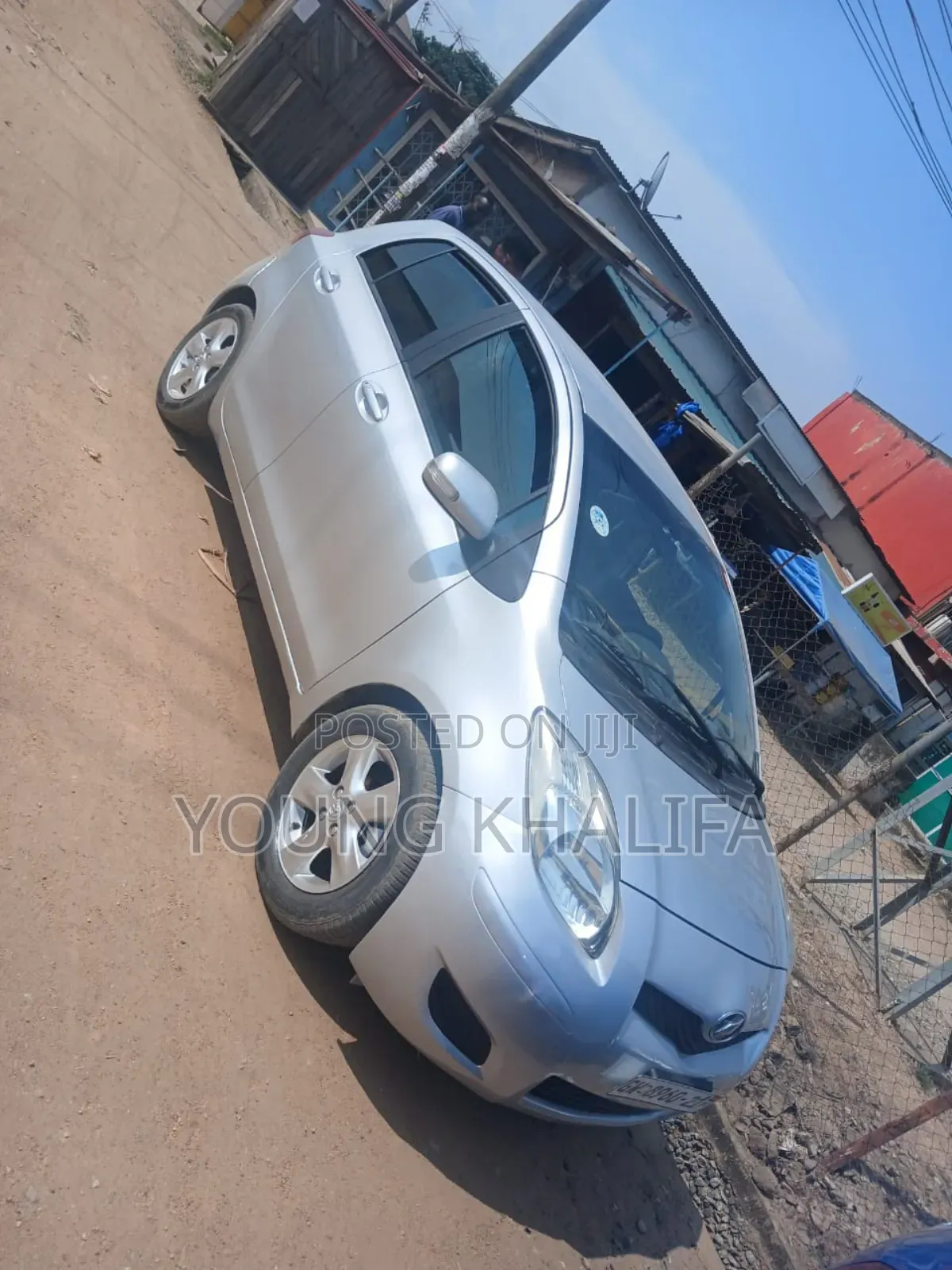 Toyota Vitz 2010 Silver