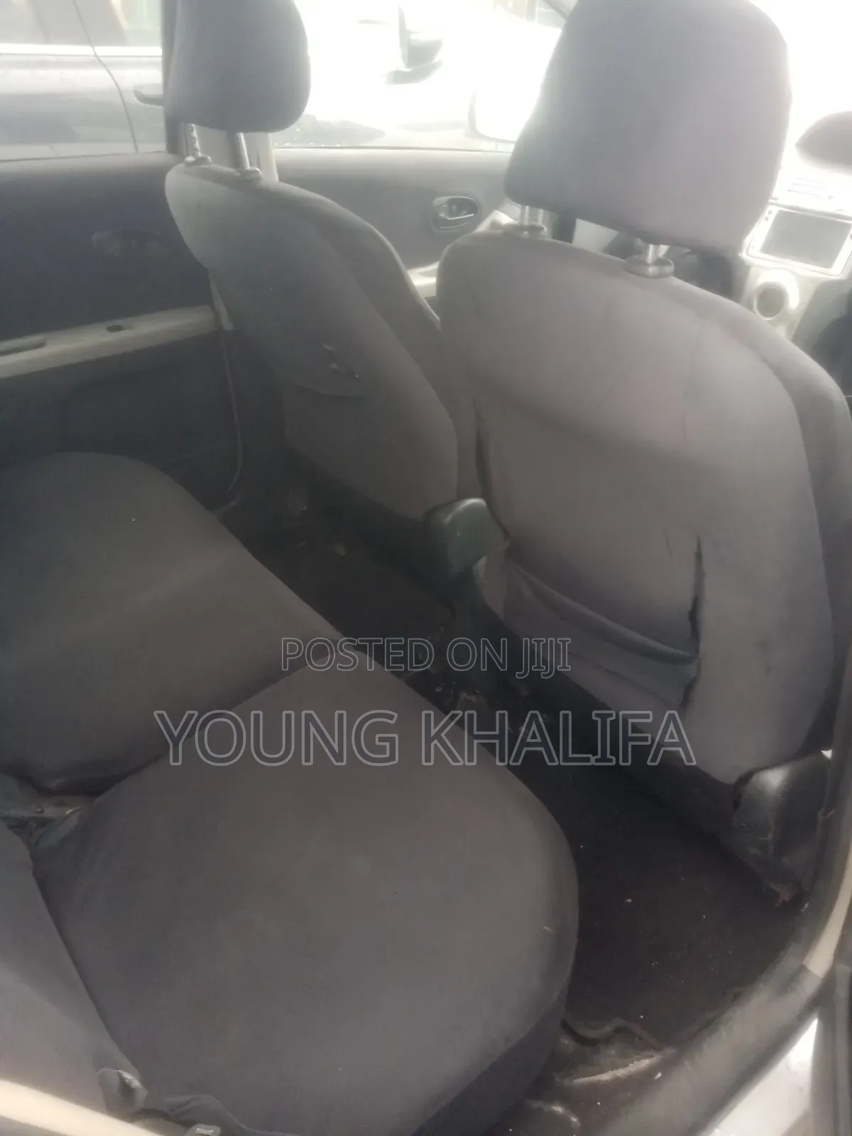 Toyota Vitz 2010 Silver